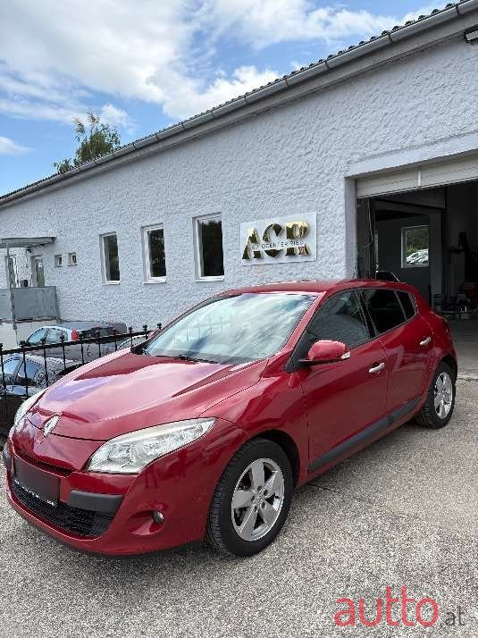 2009' Renault Megane photo #1