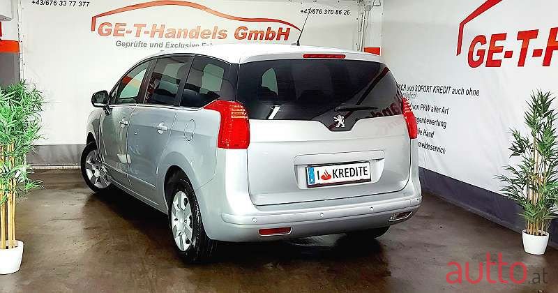 2013' Peugeot 5008 photo #5