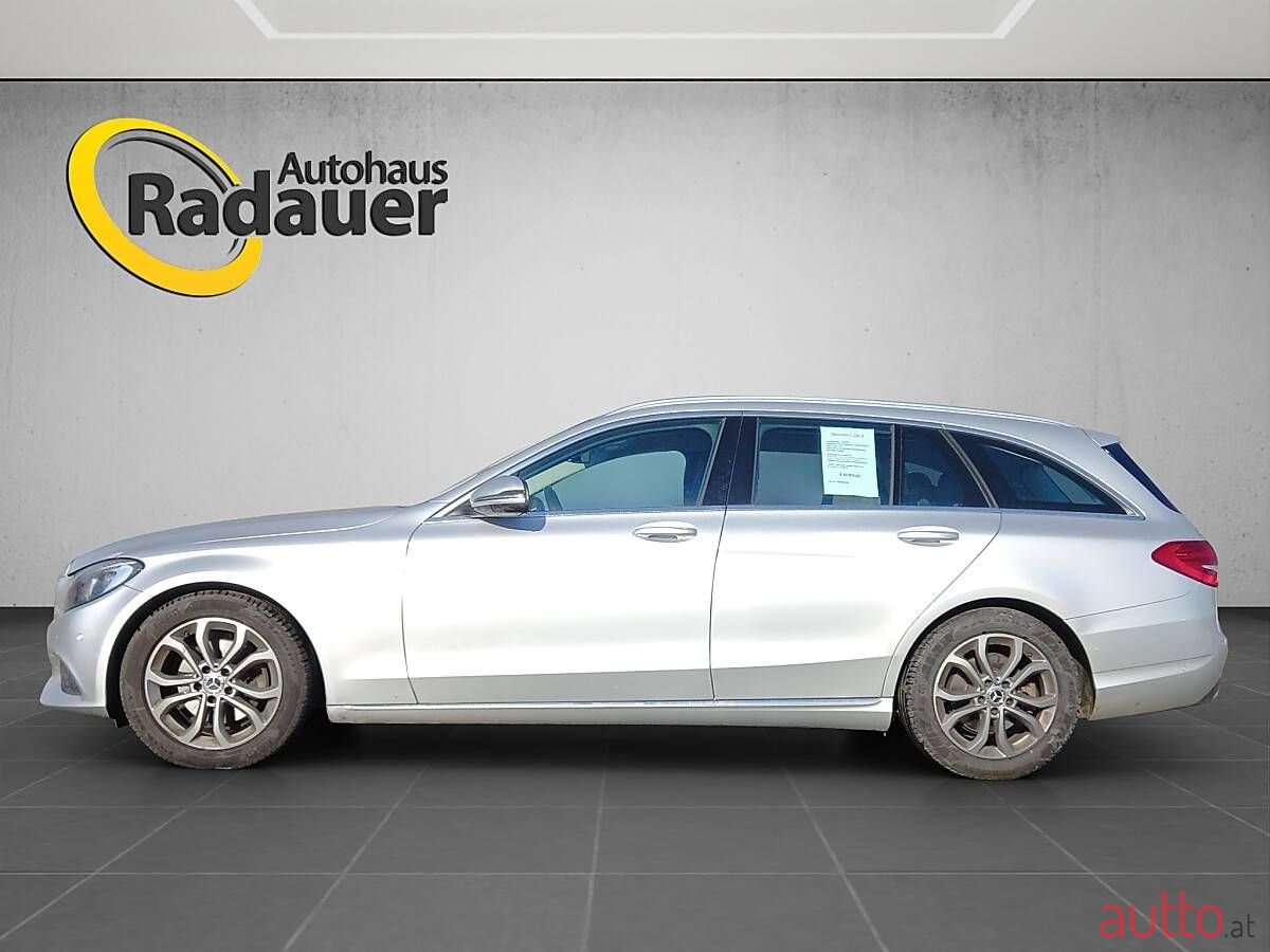 2018' Mercedes-Benz 220SD photo #2