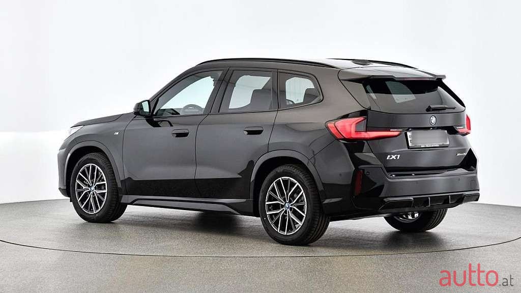 2024' BMW iX1 photo #4