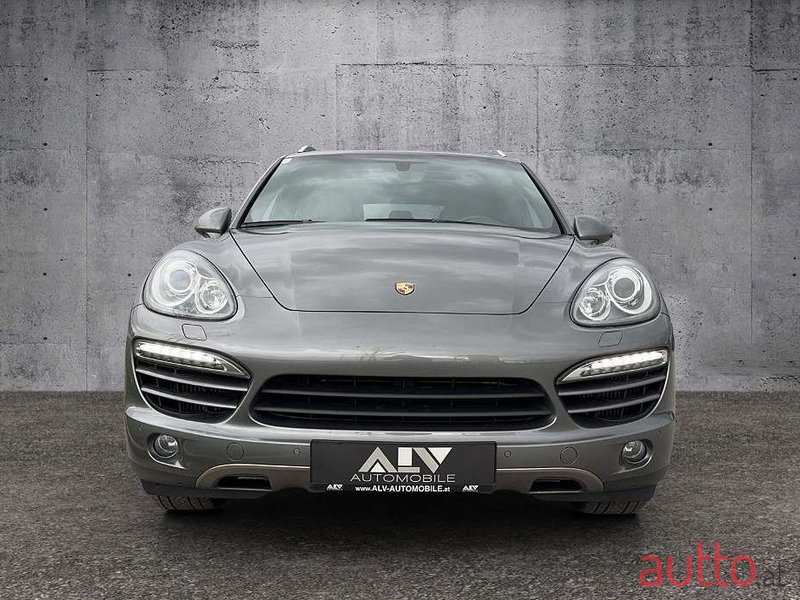 2011' Porsche Cayenne photo #5