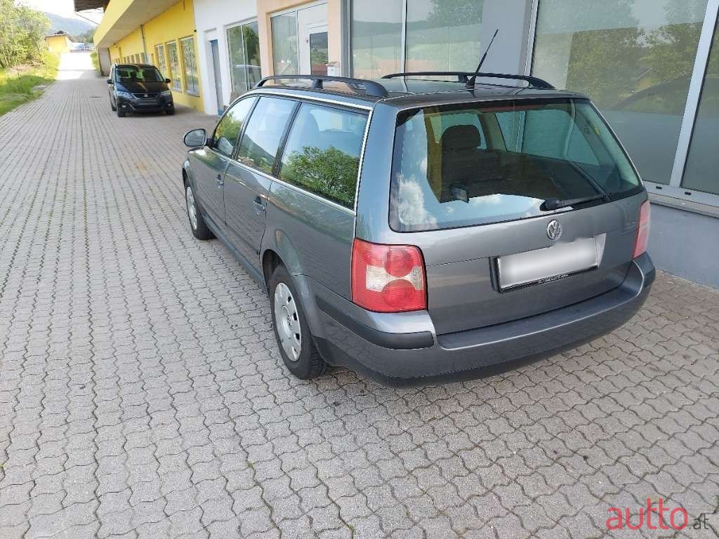 2005' Volkswagen Passat photo #6