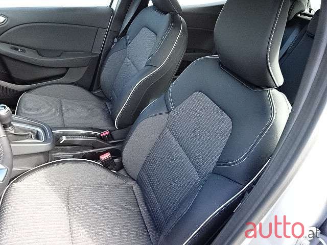 2019' Renault Clio photo #6