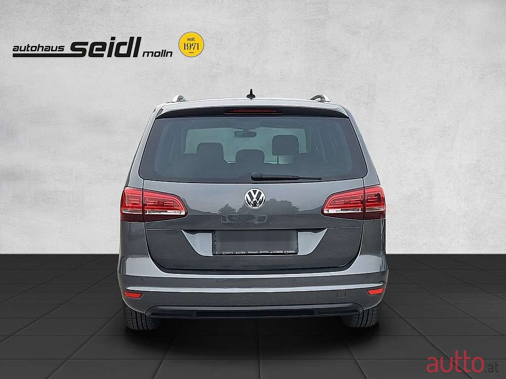 2018' Volkswagen Sharan photo #4