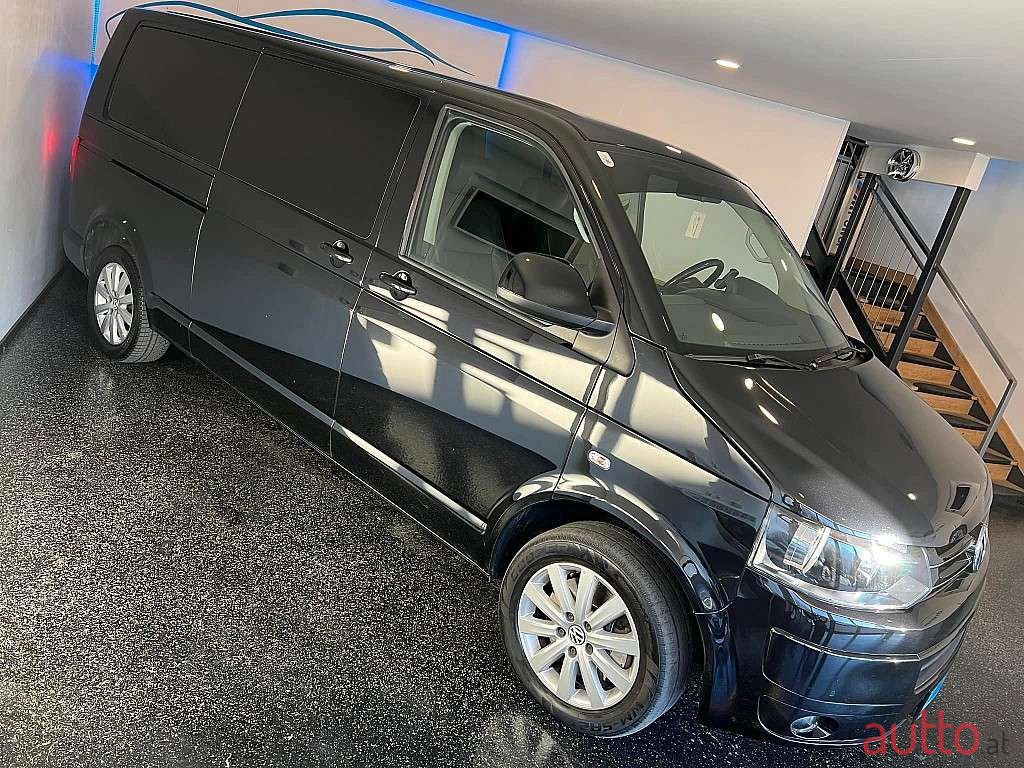 2010' Volkswagen Multivan photo #5