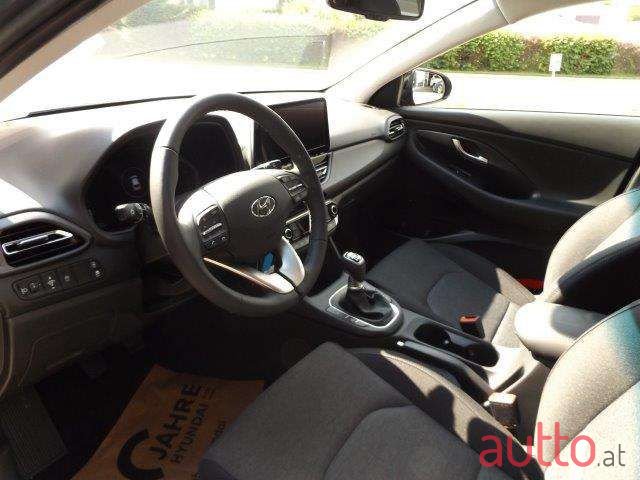 2022' Hyundai i30 photo #3