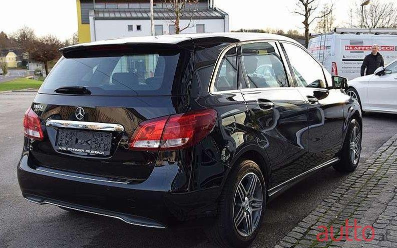 2017' Mercedes-Benz B-Klasse photo #1