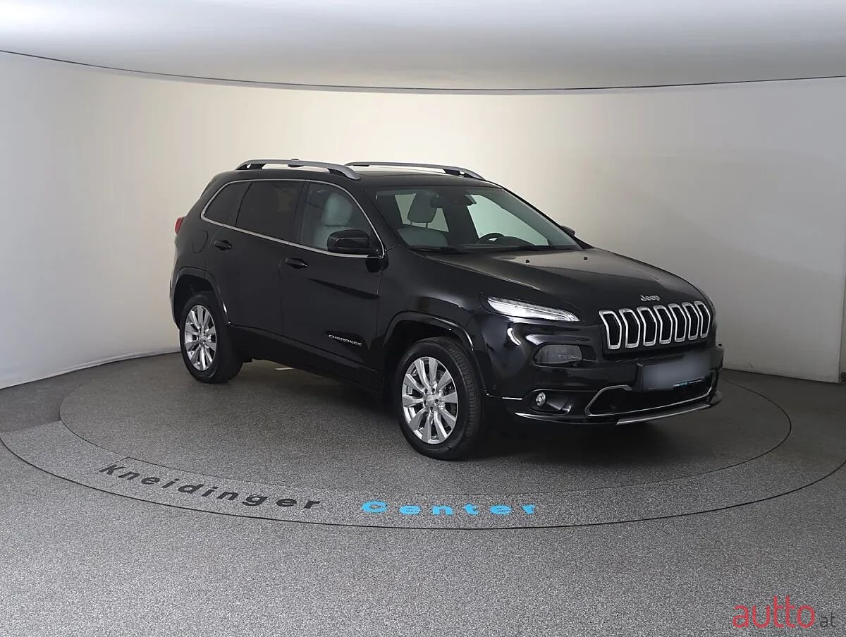 2018' Jeep Cherokee photo #5