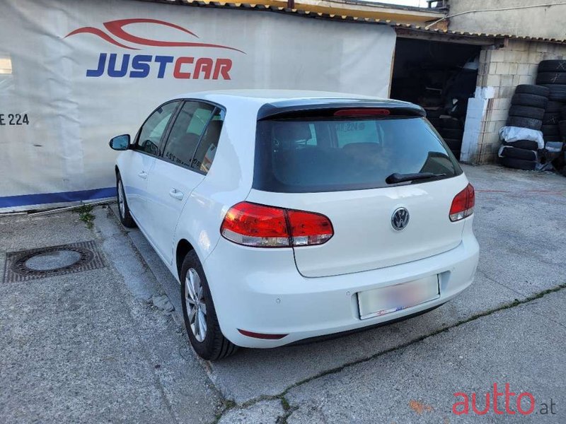 2010' Volkswagen Golf photo #4