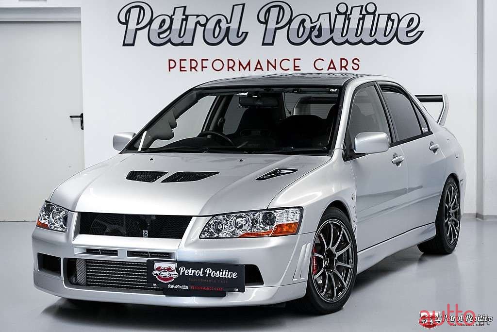 2001' Mitsubishi Lancer photo #1