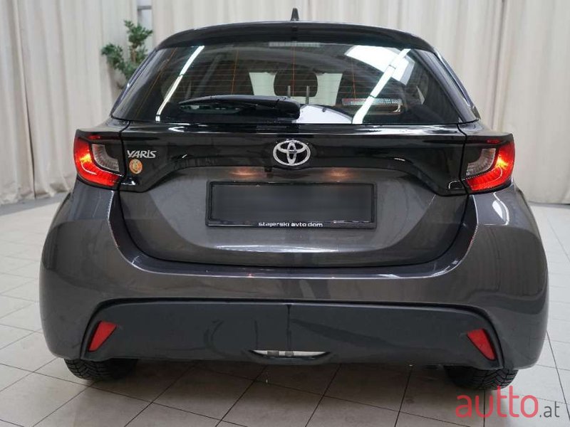 2021' Toyota Yaris photo #4