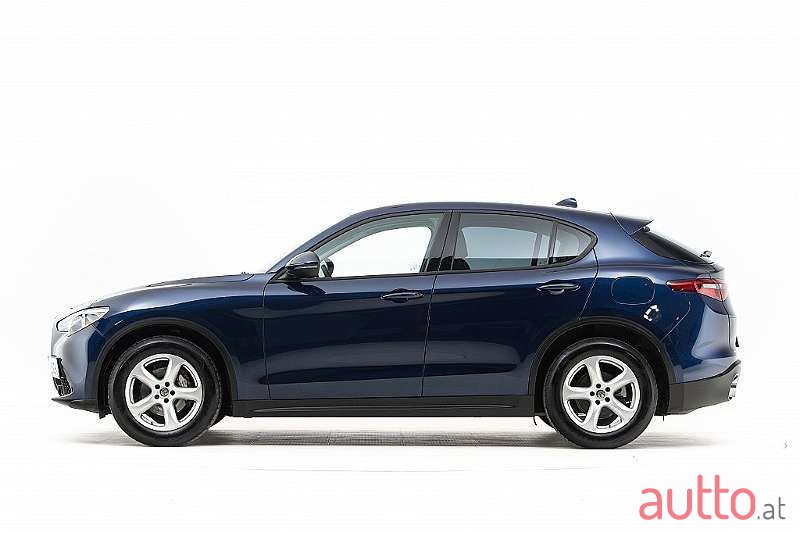 2019' Alfa Romeo Stelvio photo #2