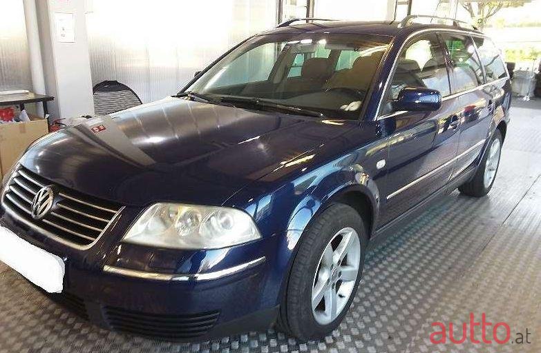 2002' Volkswagen Passat photo #1
