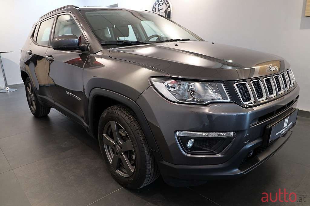 2017' Jeep Compass photo #3