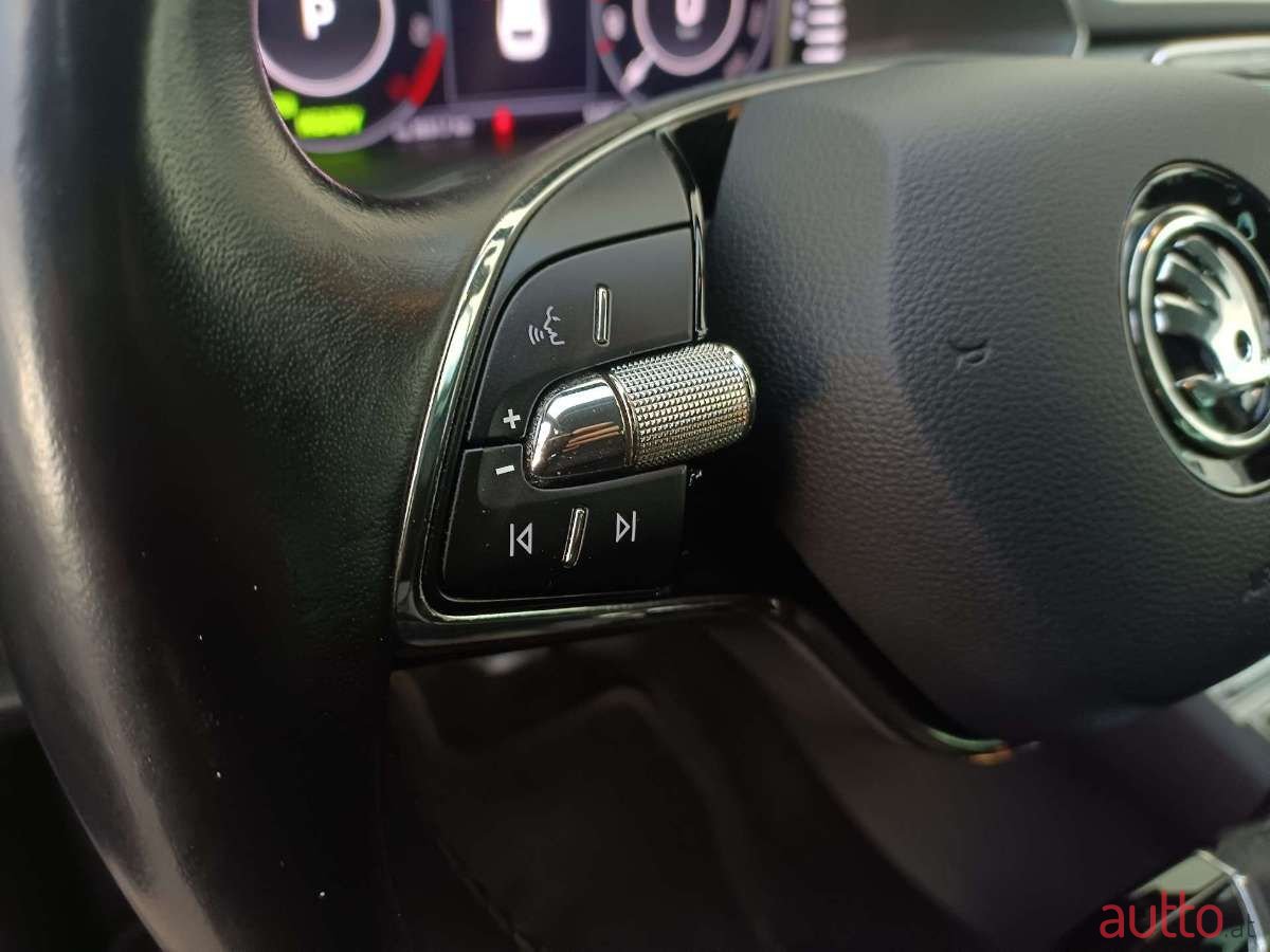 2021' Skoda Superb photo #5