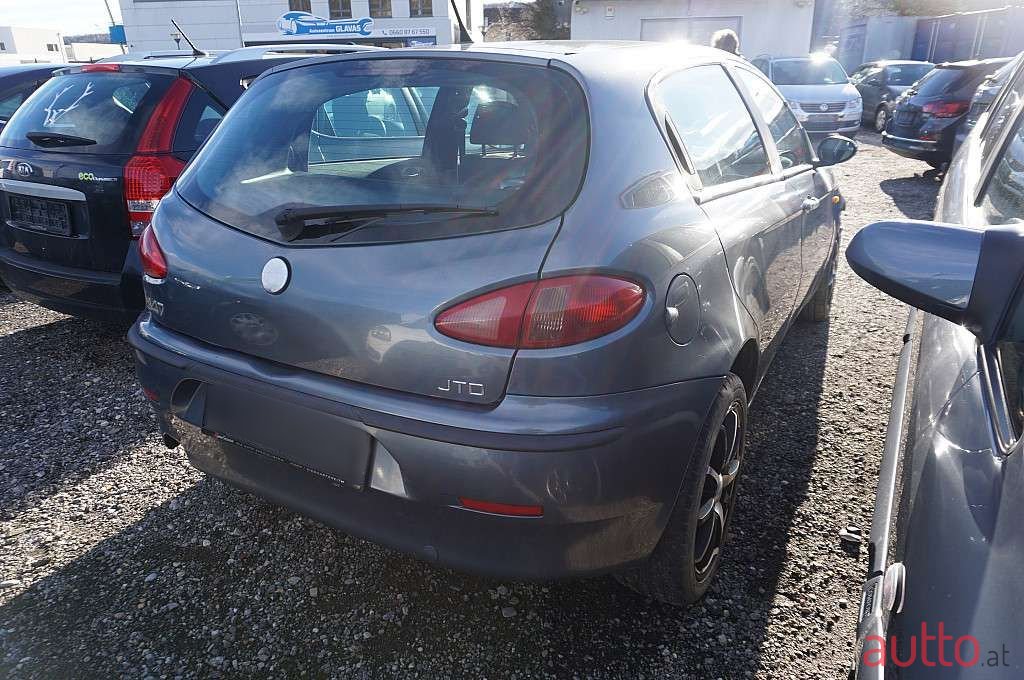 2004' Alfa Romeo 147 photo #4