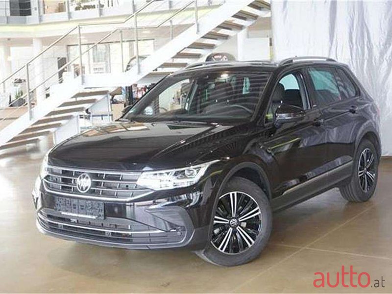 2021' Volkswagen Tiguan photo #1