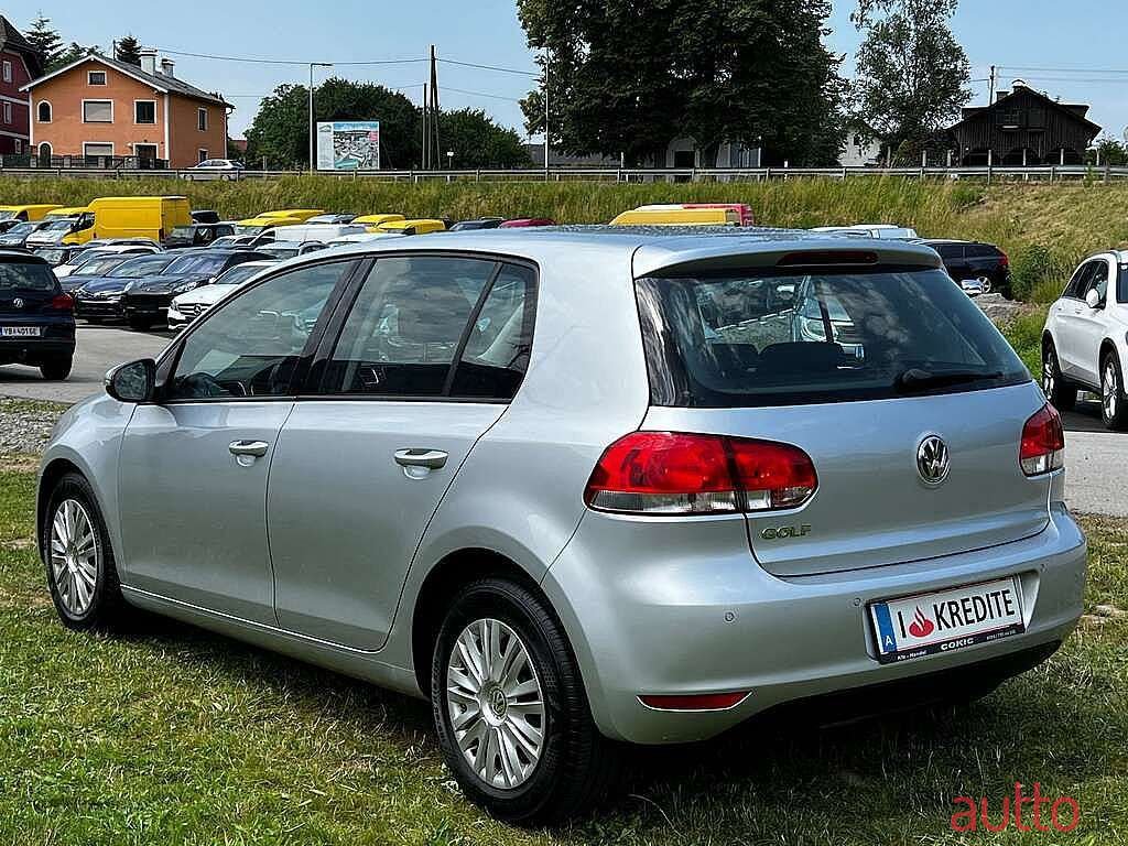 2010' Volkswagen Golf photo #3