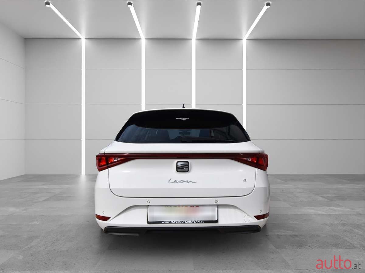 2022' SEAT Leon photo #4