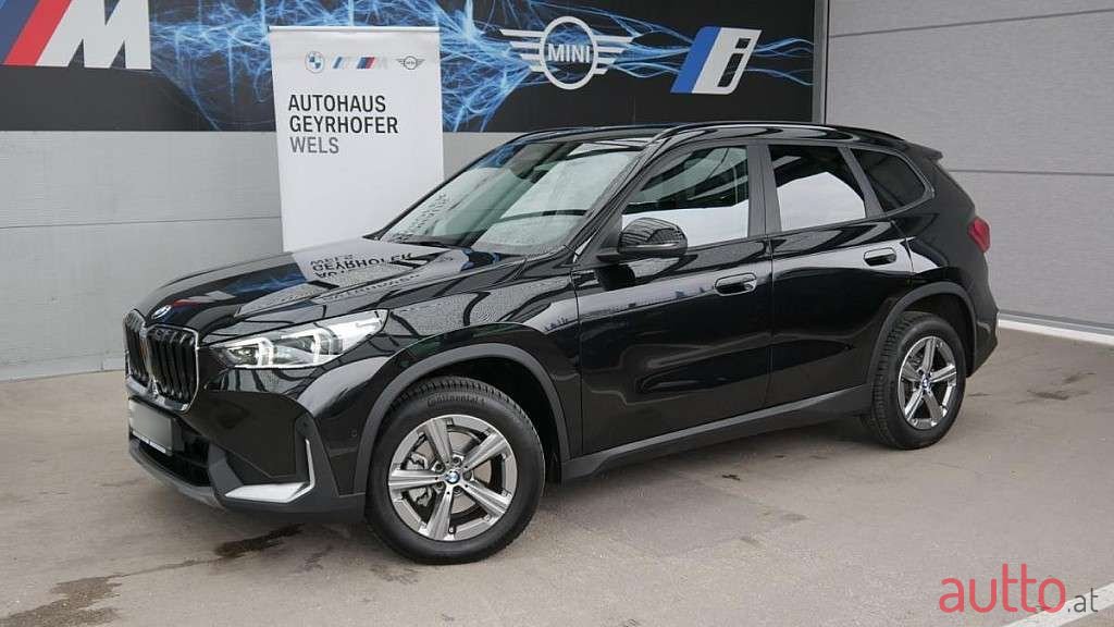 2023' BMW iX1 photo #3