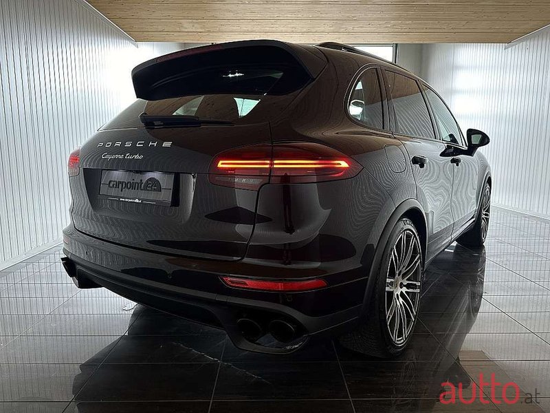 2015' Porsche Cayenne photo #3