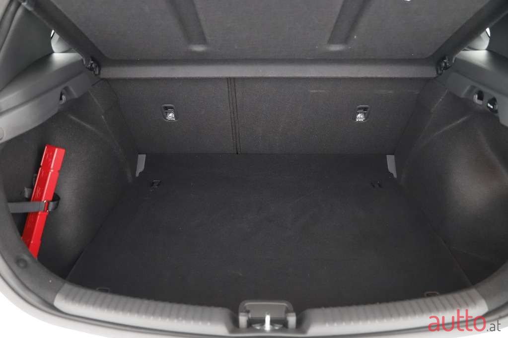 2023' Hyundai i30 photo #6