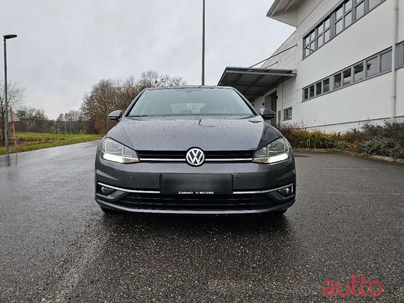 2018' Volkswagen Golf photo #2