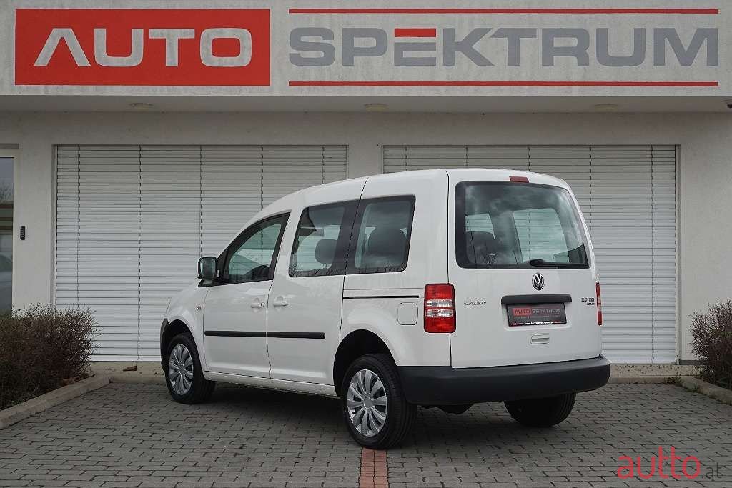 2015' Volkswagen Caddy photo #3