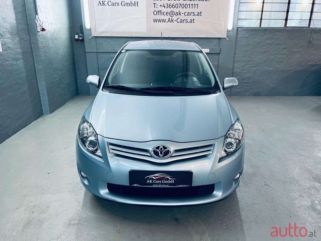 2010' Toyota Auris photo #5