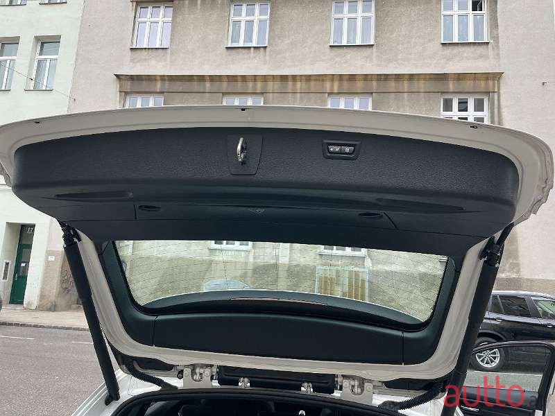 2013' BMW 3Er-Reihe photo #6