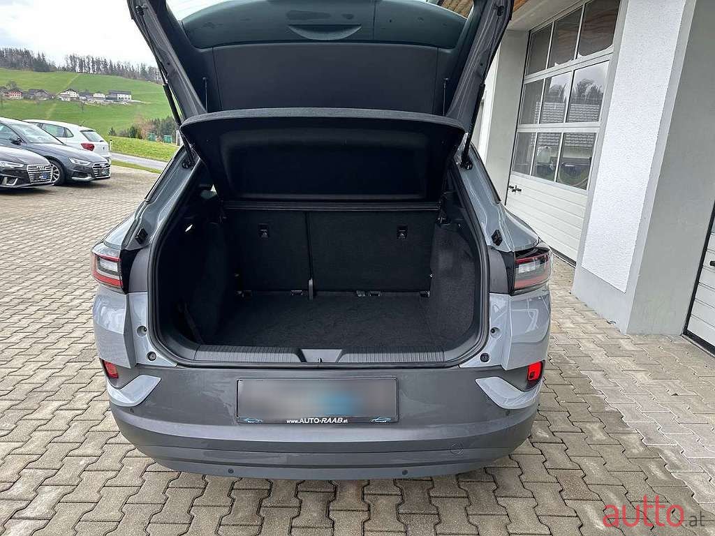 2022' Volkswagen ID.4 photo #5