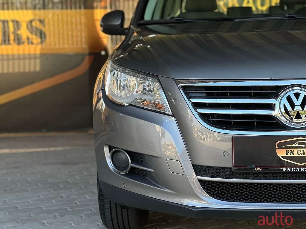 2009' Volkswagen Tiguan photo #4