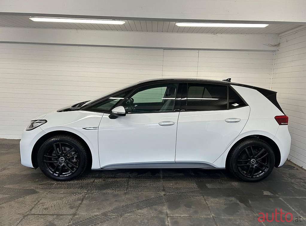2021' Volkswagen ID.3 photo #3