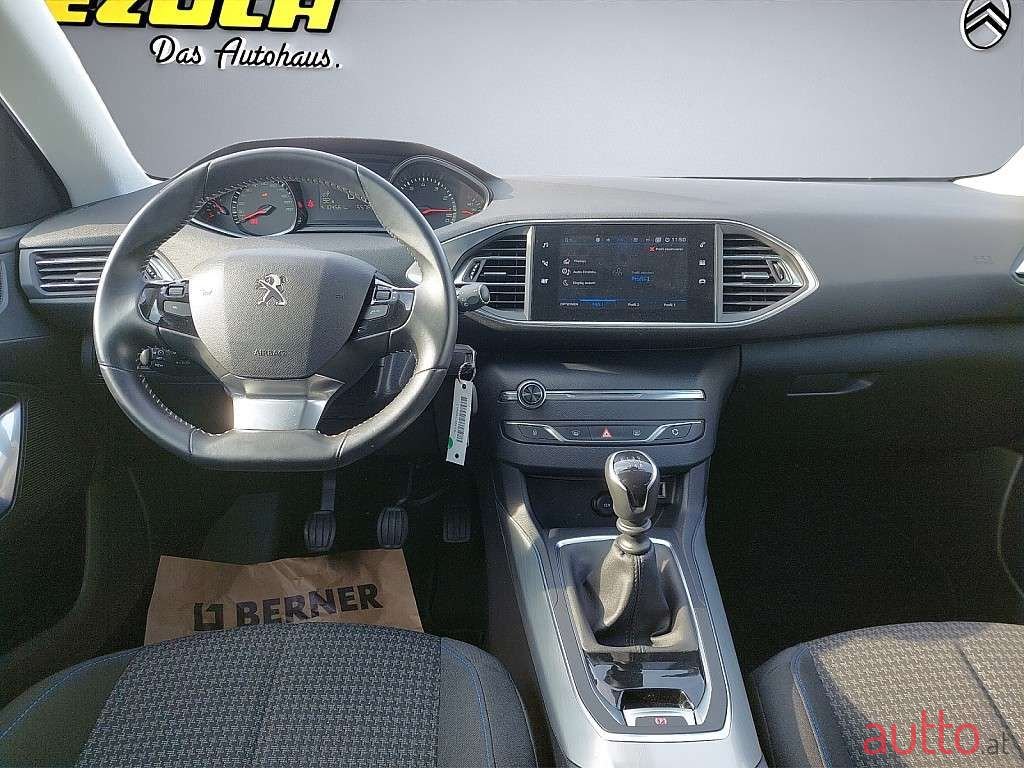 2020' Peugeot 308 photo #2