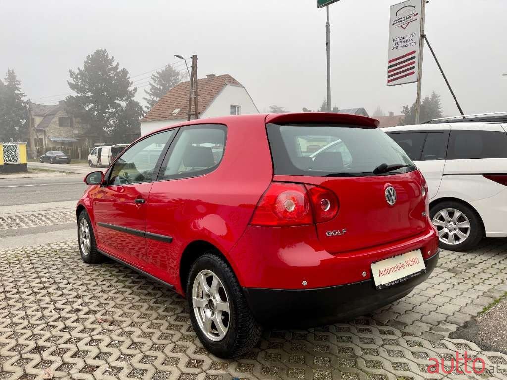 2005' Volkswagen Golf photo #5