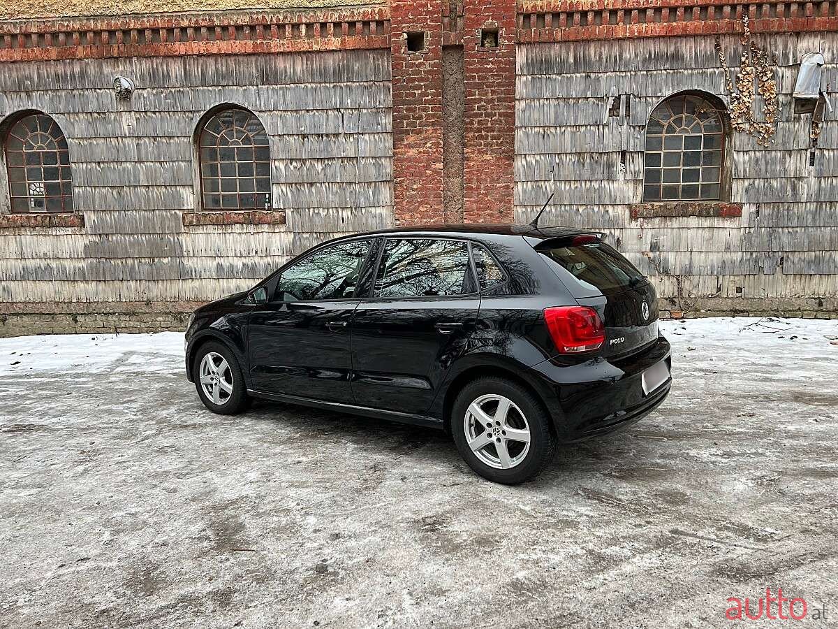 2012' Volkswagen Polo photo #2