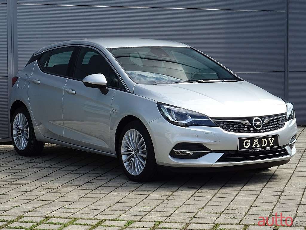 2020' Opel Astra photo #3