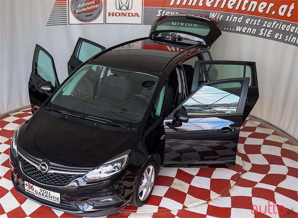 2017' Opel Zafira photo #3