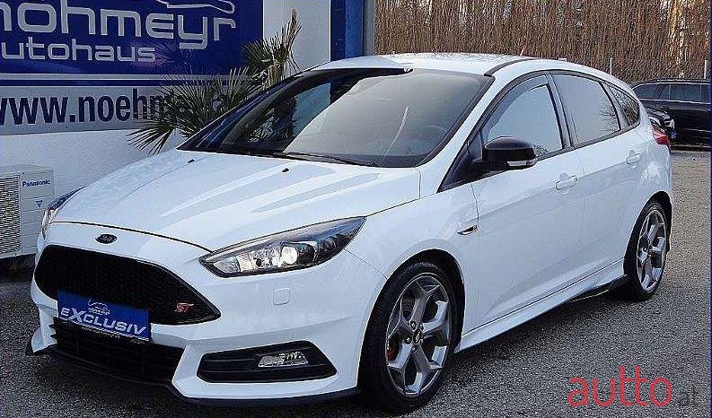 2015' Ford Focus photo #1