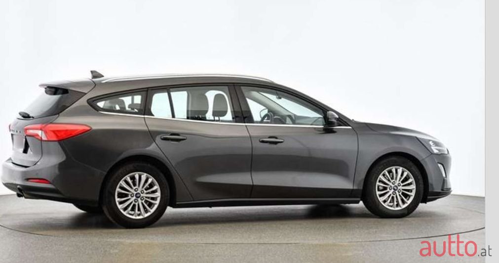 2022' Ford Focus photo #3