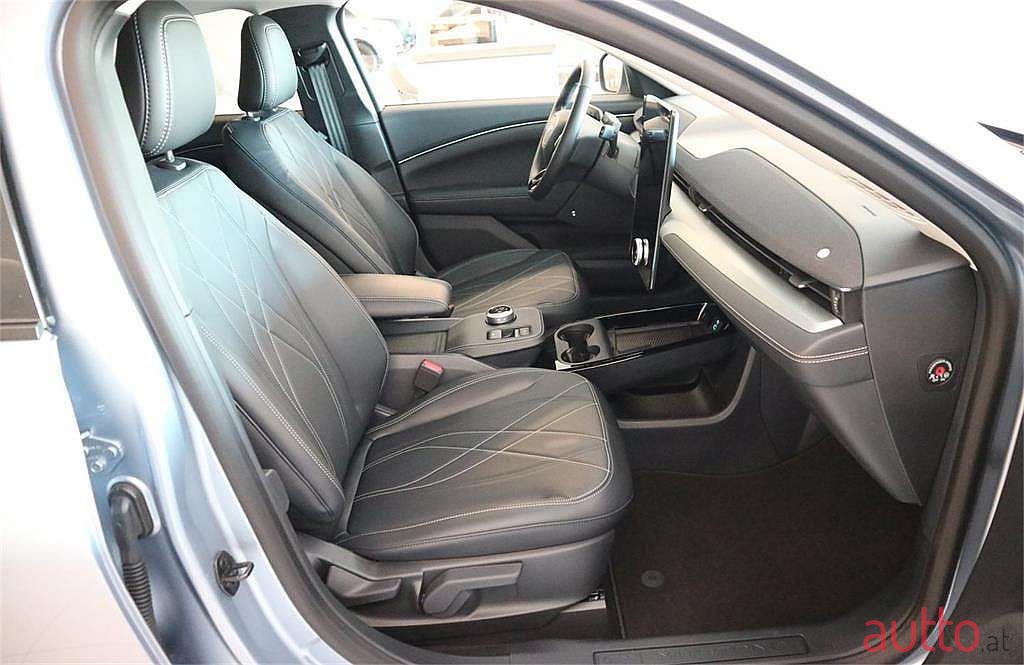 2022' Ford Mustang Mach-E photo #3