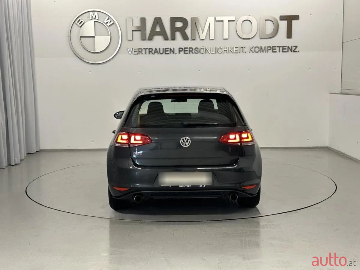 2016' Volkswagen Golf photo #3