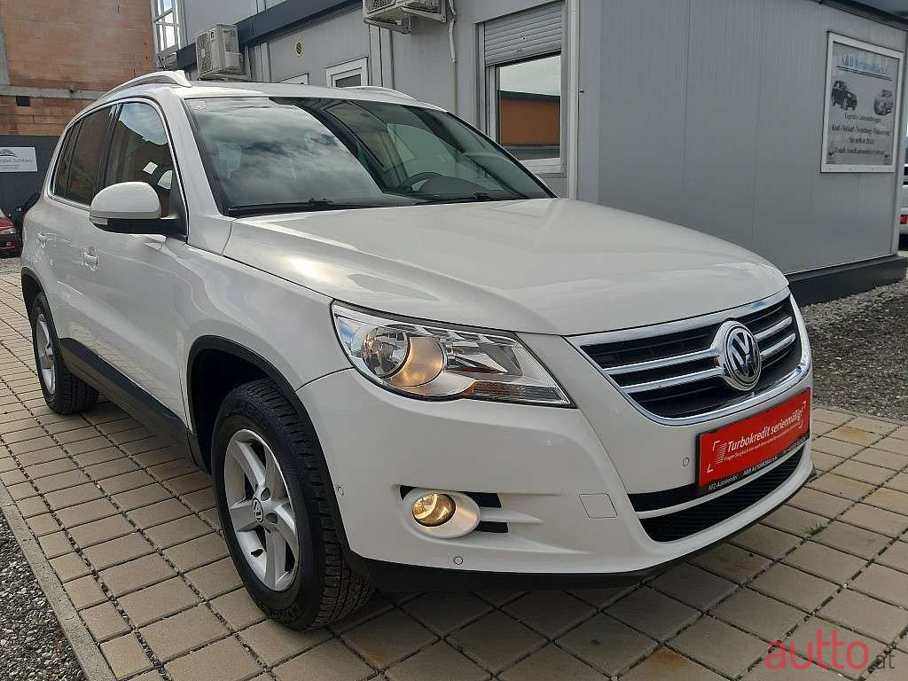 2010' Volkswagen Tiguan photo #1