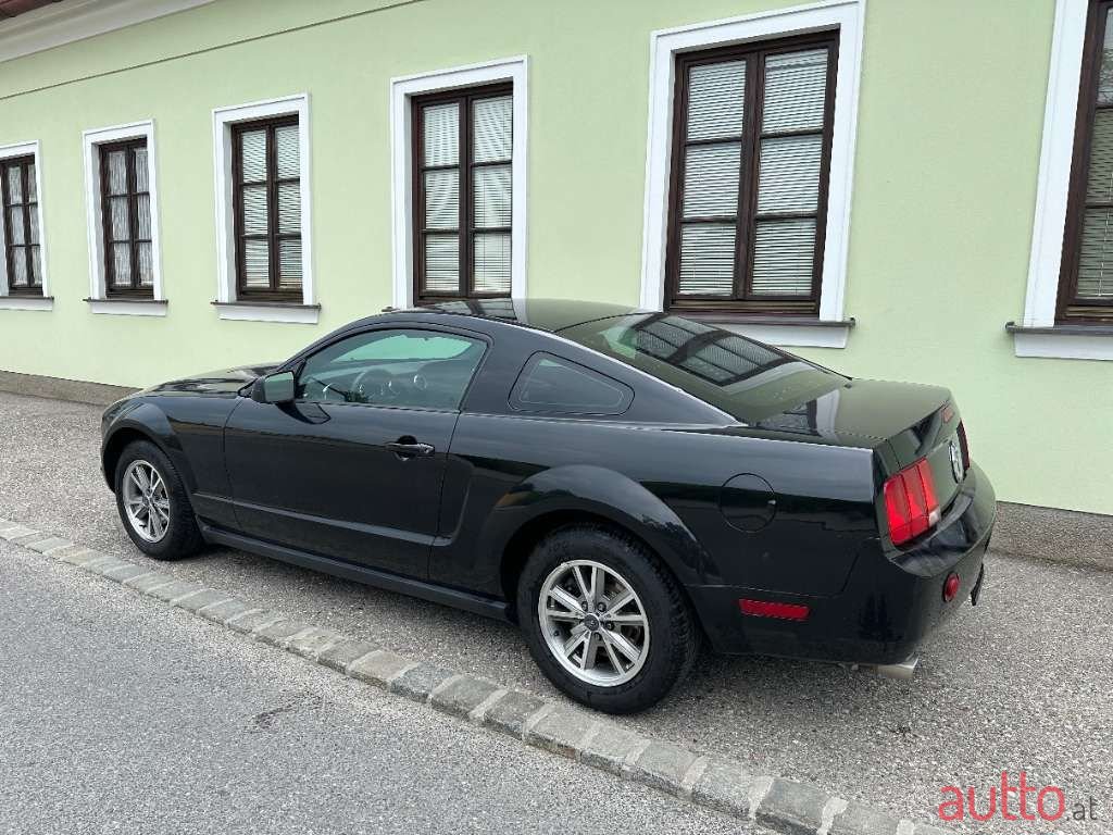 2006' Ford Mustang photo #4