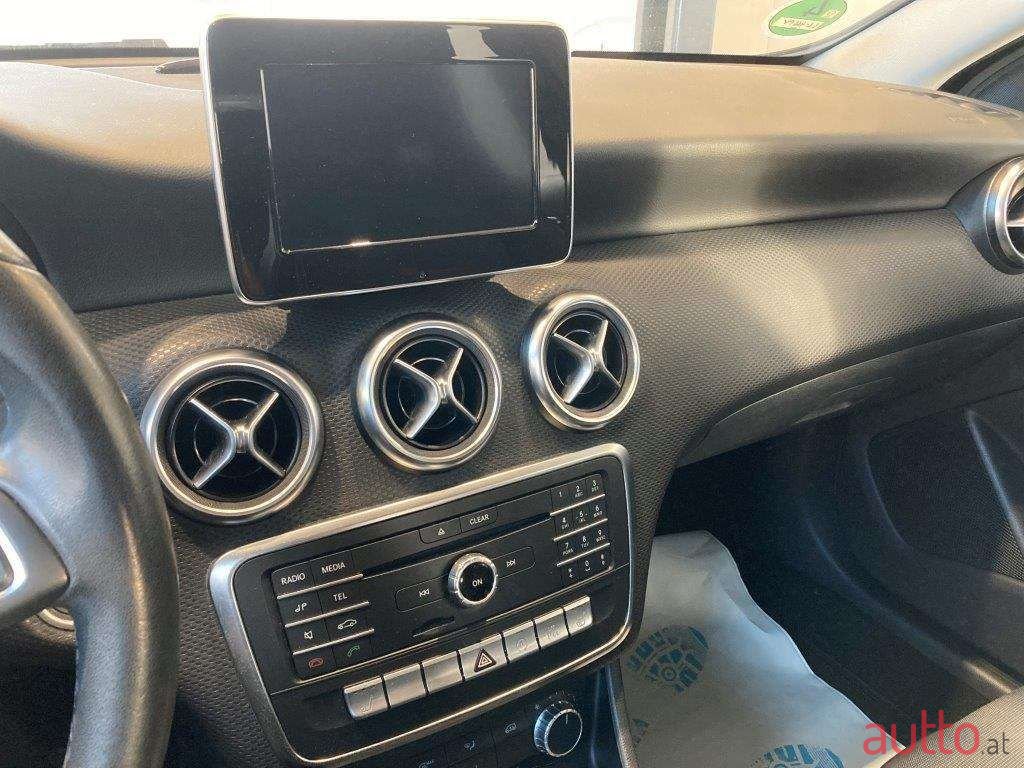 2017' Mercedes-Benz A-Klasse photo #6