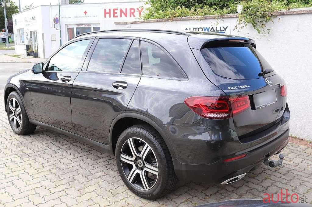 2020' Mercedes-Benz Glc-Klasse photo #2