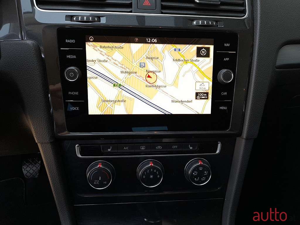 2019' Volkswagen Golf photo #4