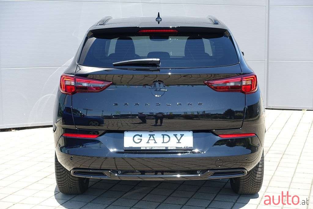 2022' Opel Grandland X photo #5