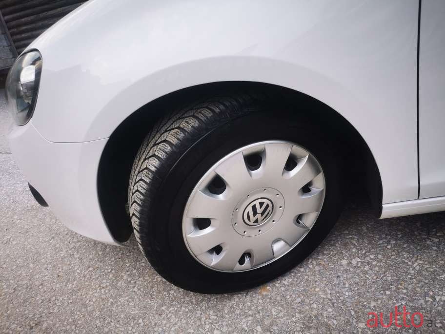 2012' Volkswagen Golf photo #2