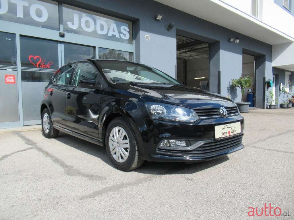 2016' Volkswagen Polo photo #2